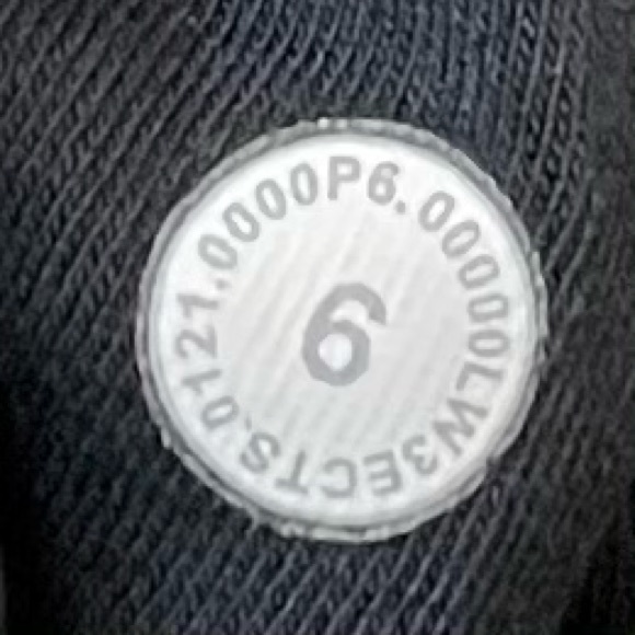 3/$100 Lululemon Hugged Waist Cotton Zip Hoodie Black size 6 - Picture 5 of 8